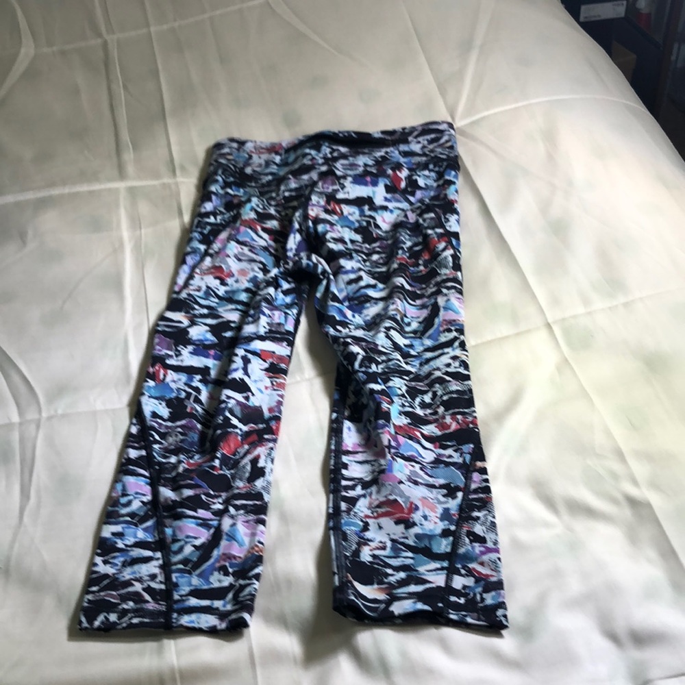 Lululemon crops perfect condition